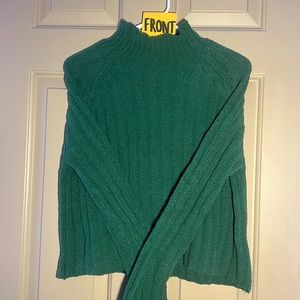 American Eagle Green Turtleneck Sweater, Size Medium!